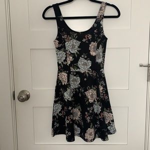 Black floral print like new H&M dress